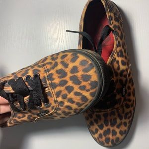Leopard print Vans